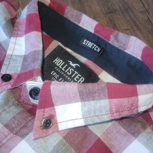 Hollister Classic Burgundy and White Checkered Men's Button Up Shirt, Size Med